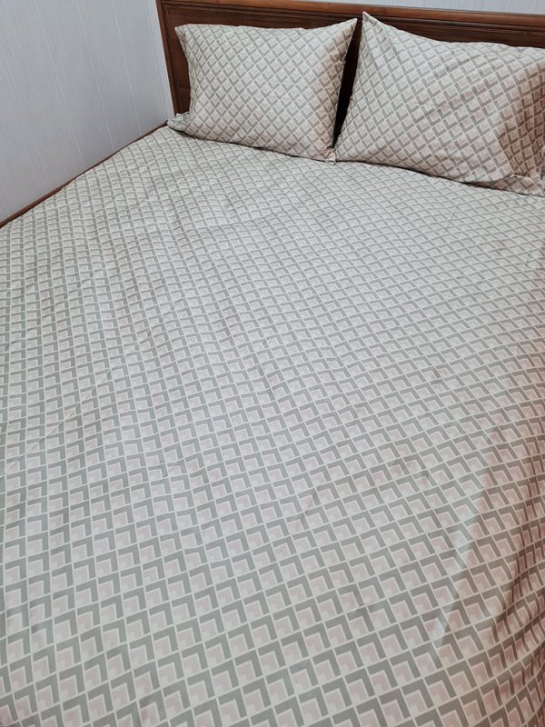 Complete Bedding Sets - "Pink Sq"